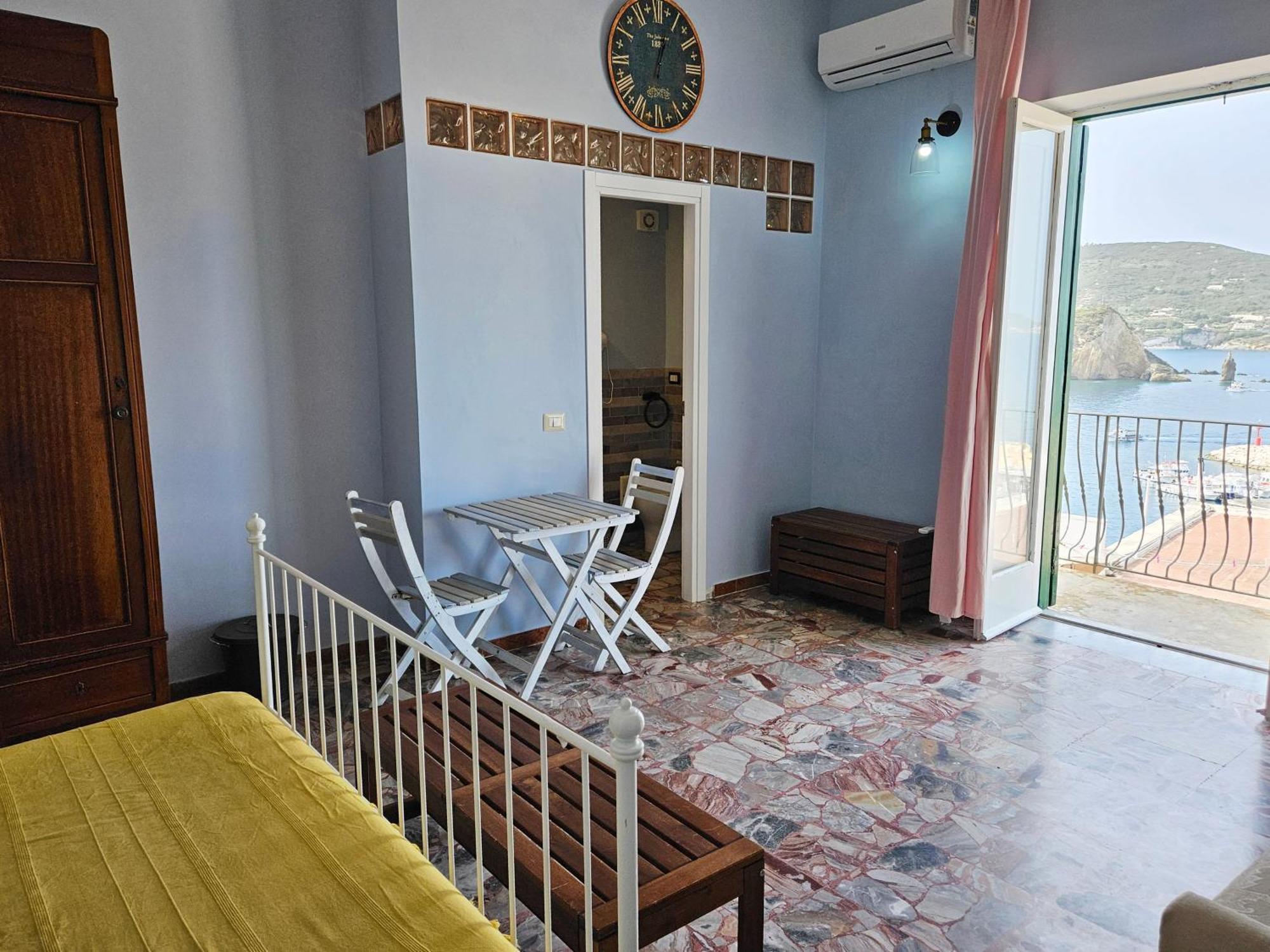 Maridea - Camere Con Vista Al Porto Ponza Exteriör bild