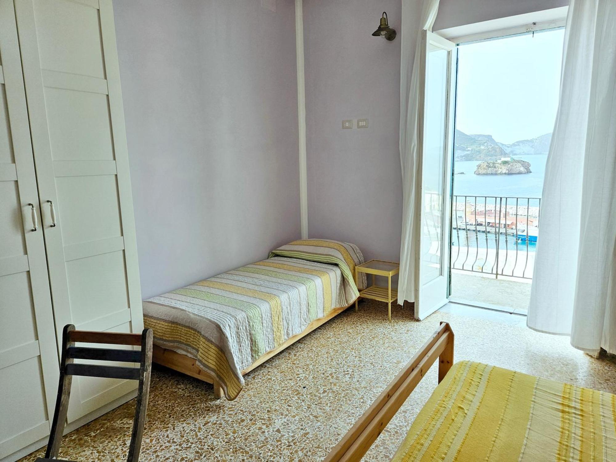Maridea - Camere Con Vista Al Porto Ponza Exteriör bild